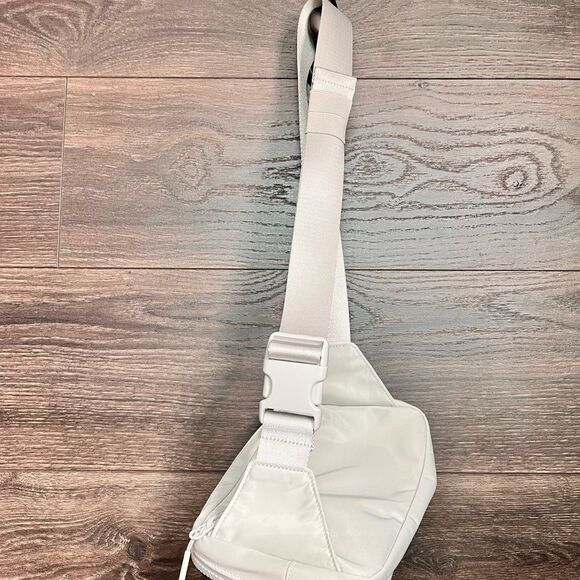 Lululemon Everywhere Belt Bag Large 2L in Vapor Rhino Grey LU9BJAS. NWT! - Picture 11 of 13